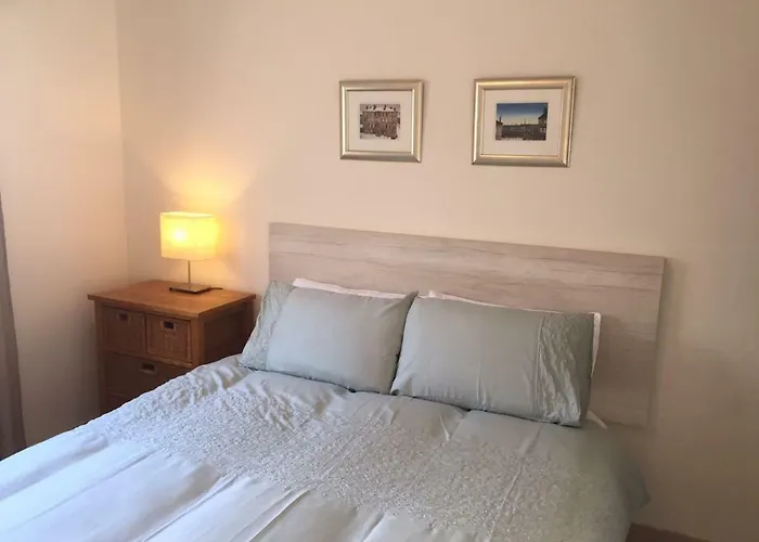 شقة Absolute Central